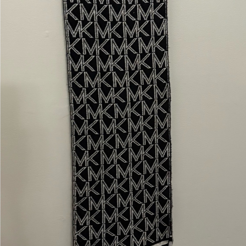 Michael Kors Monochrome Logo Scarf